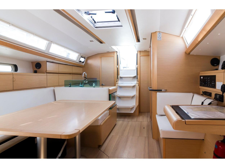 Interior image - 2