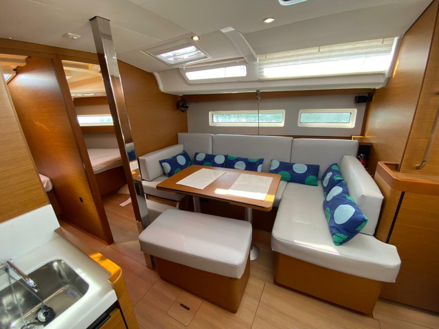 Interior image - 2