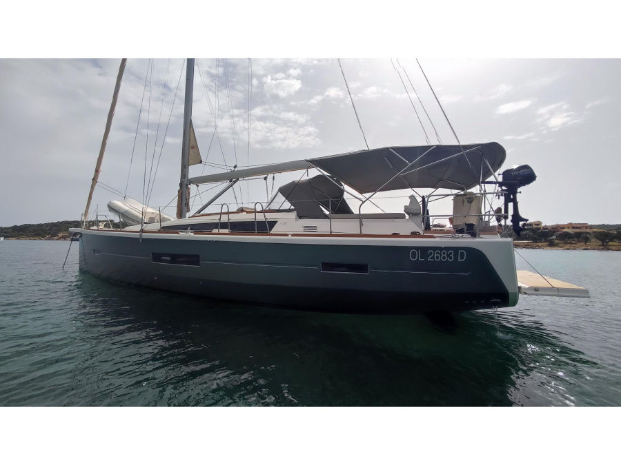 Photo #1 - Dufour 520 GL (Greenleaf) in Punta Nuraghe - 6142