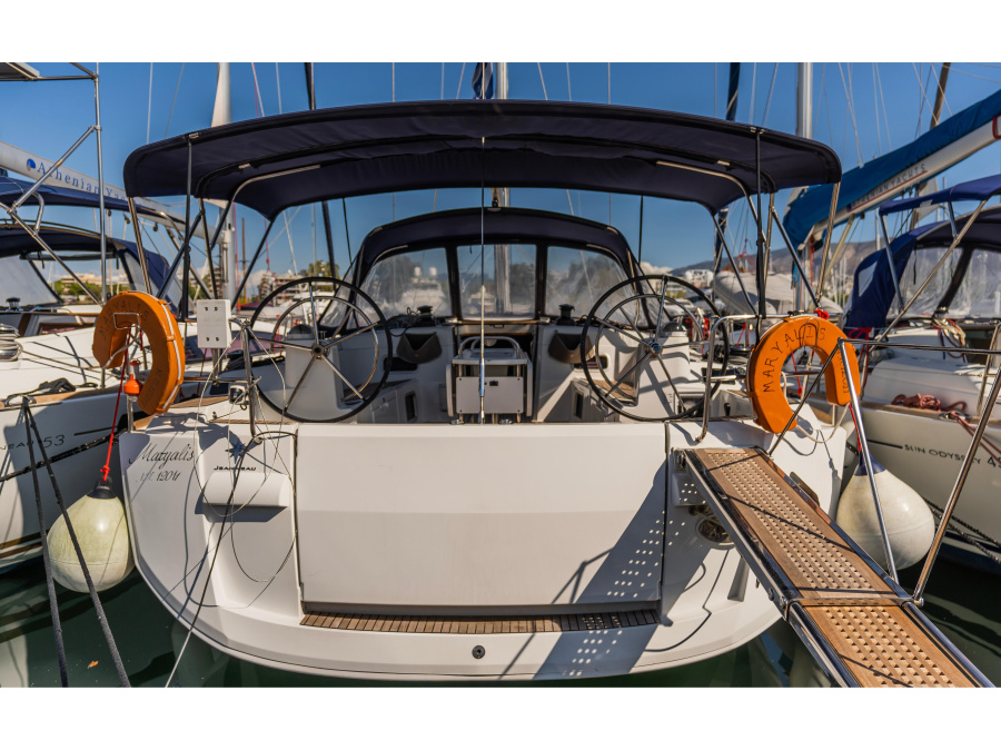 Photo #1 - Sun Odyssey 519 - 4 cabs (MARYALIS) en Alimos Marina - 7198