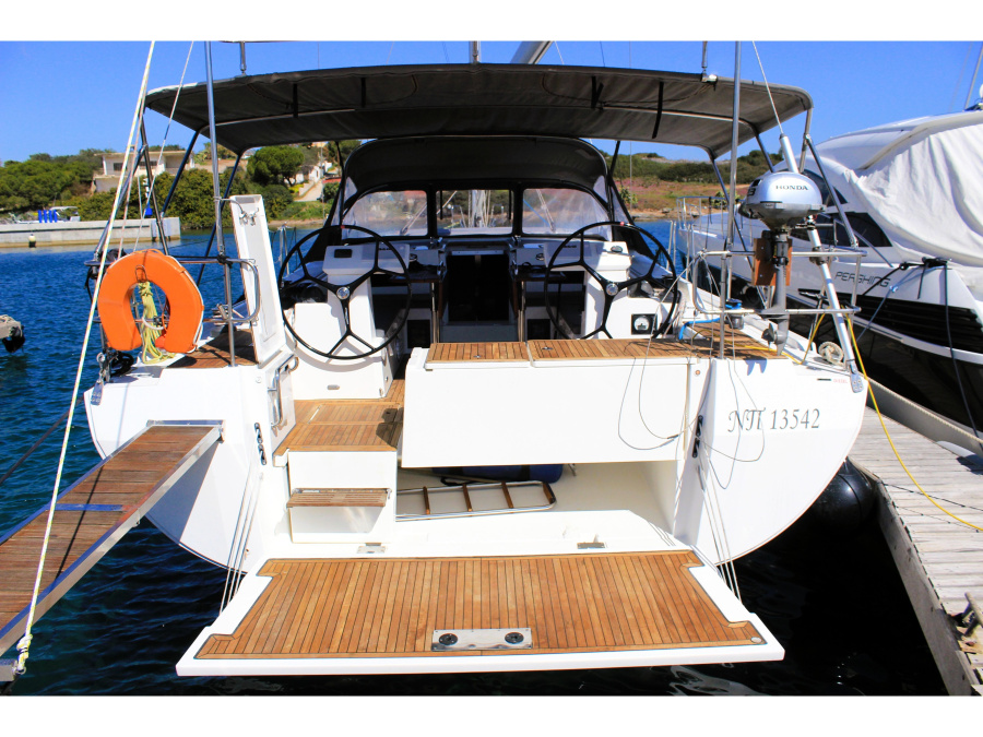 Photo #1 - Bavaria C45 Style (Amaryllis) in Olympic Marina - 23538