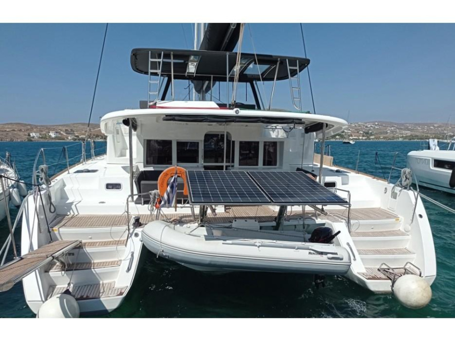Photo #1 - Lagoon 450  Fly (Grecostar) en Alimos Marina - 24602