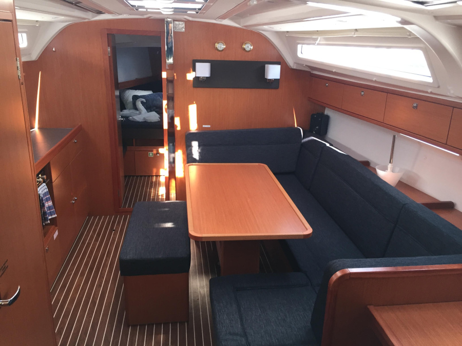 Interior image - 1