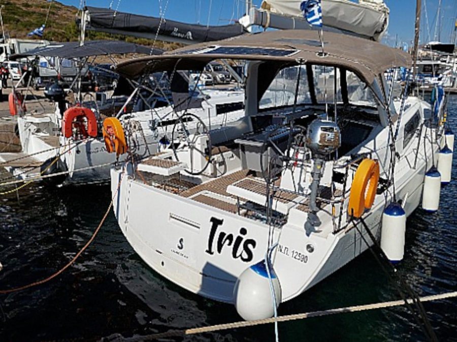 Photo #1 - Oceanis 41.1 (IRIS) in Alimos Marina - 18575