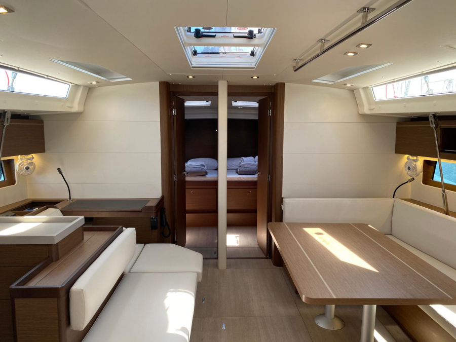 Interior image - 1