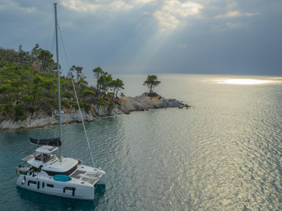 Photo #1 - Lagoon 46 (LUXURY Equipped, SKIPPERED only) (ASTRAEUS) in  - 18811