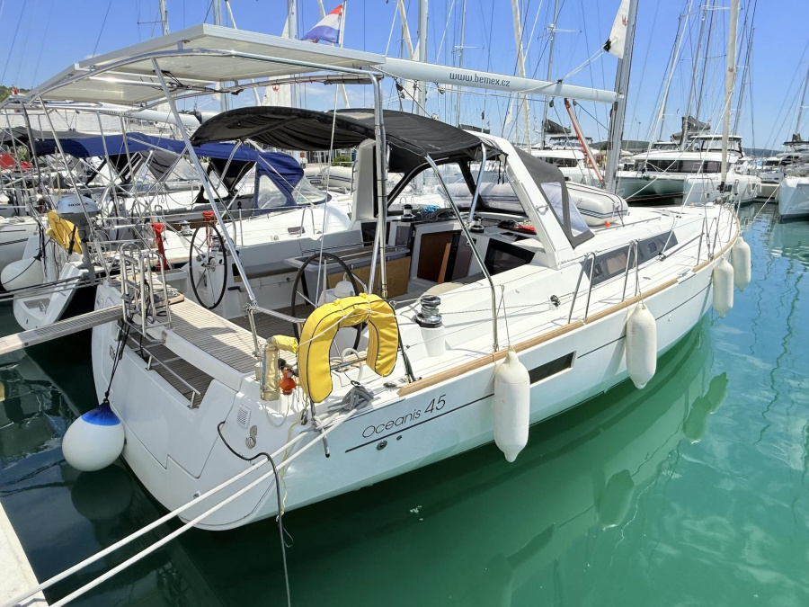 Photo #1 - Oceanis 45 (Viki) in D-Marin Dalmacija Marina - 24312