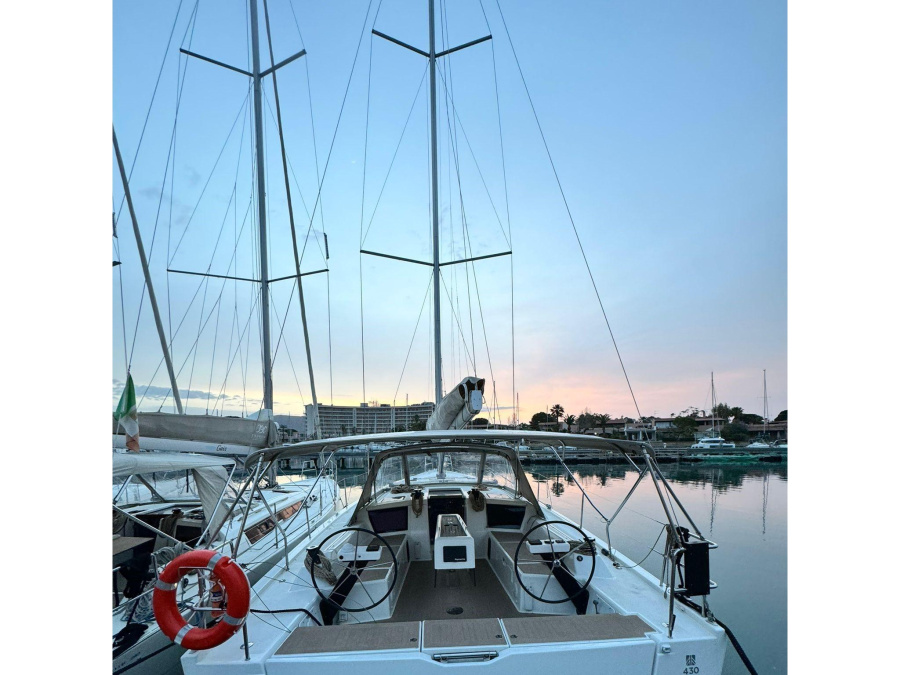 Photo #1 - Dufour 430 Grand Large (Ventotene) in Marina - 21395