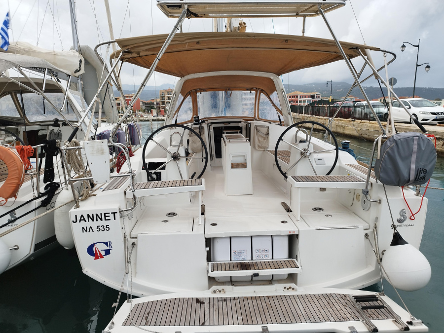 Photo #1 - Oceanis 38.1 (JANNET New Sails 2025) en Port of Lefkas - 24512