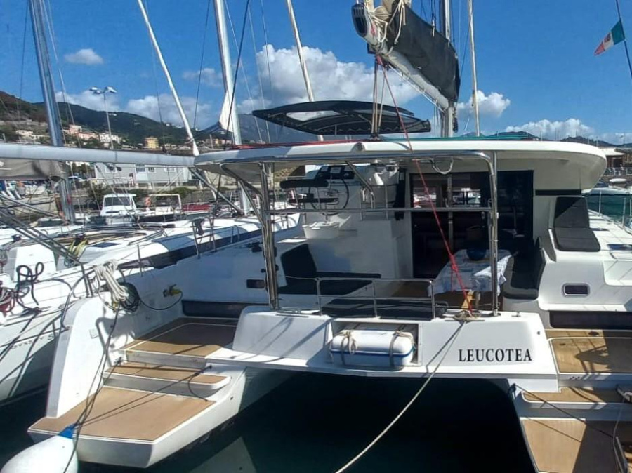 Photo #1 - Lagoon 42 (Leucotea) in  - 8657
