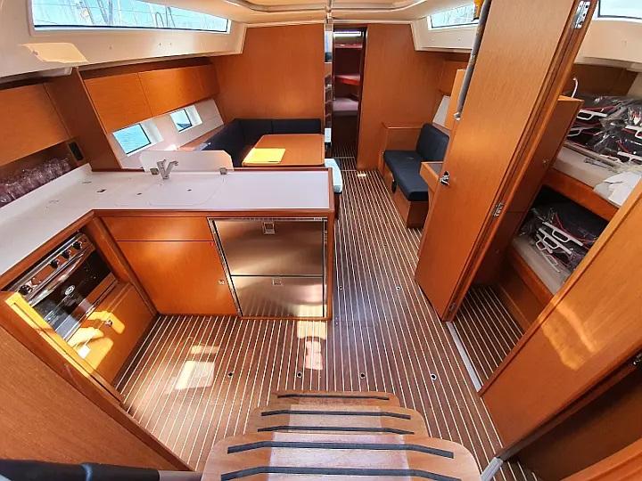Interior image - 1