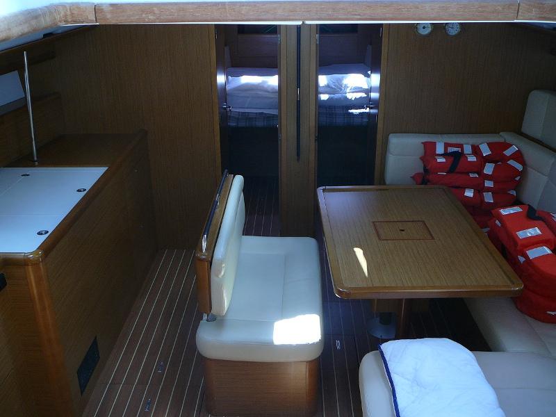 Interior image - 2
