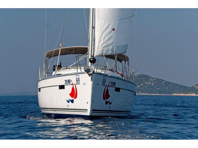 Photo #1 - Bavaria Cruiser 41 (MH 57) in Marina Hramina - 24366