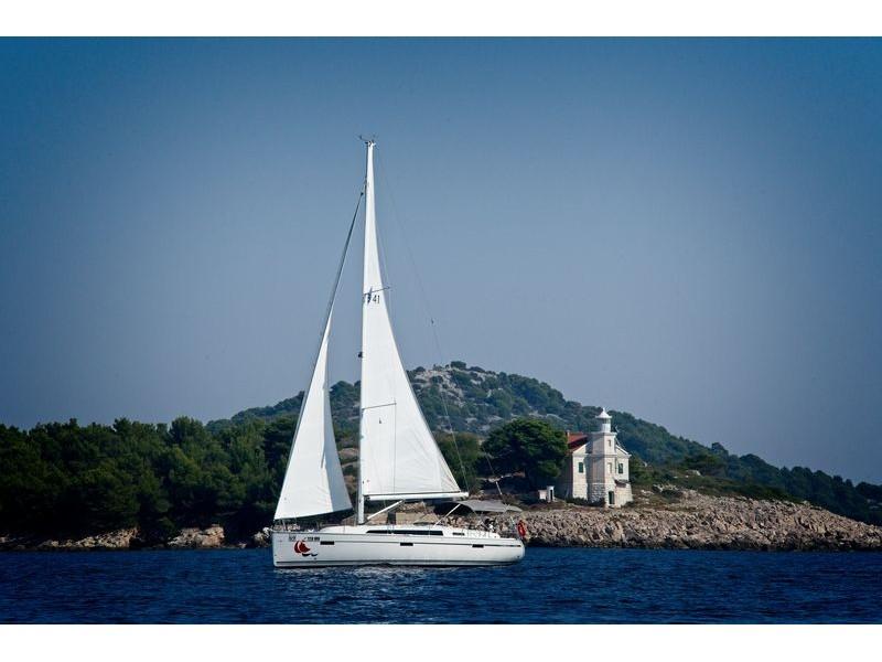 Photo #1 - Bavaria Cruiser 41 (MH 67) in Marina Hramina - 17180