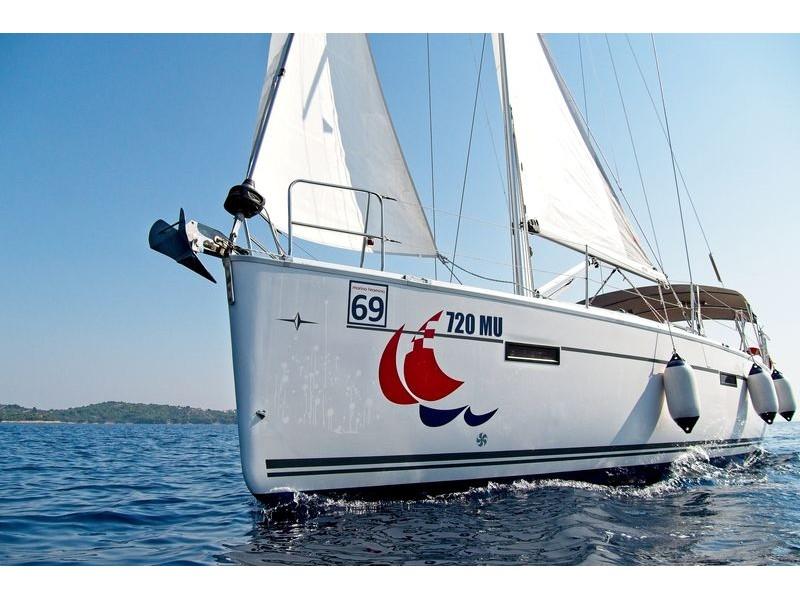 Photo #1 - Bavaria Cruiser 41 (MH 74) en Marina Hramina - 17242