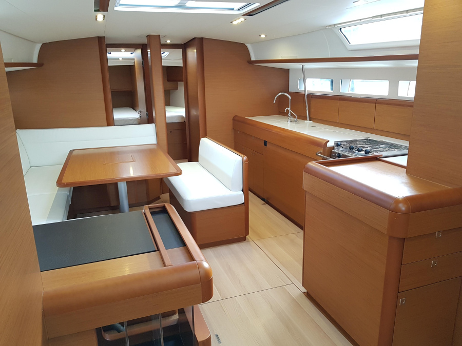 Interior image - 2