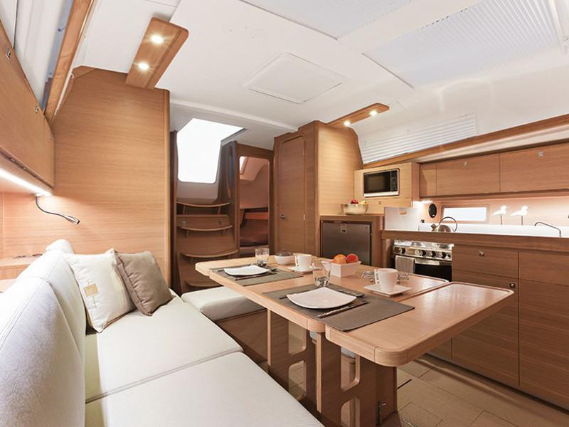 Interior image - 2
