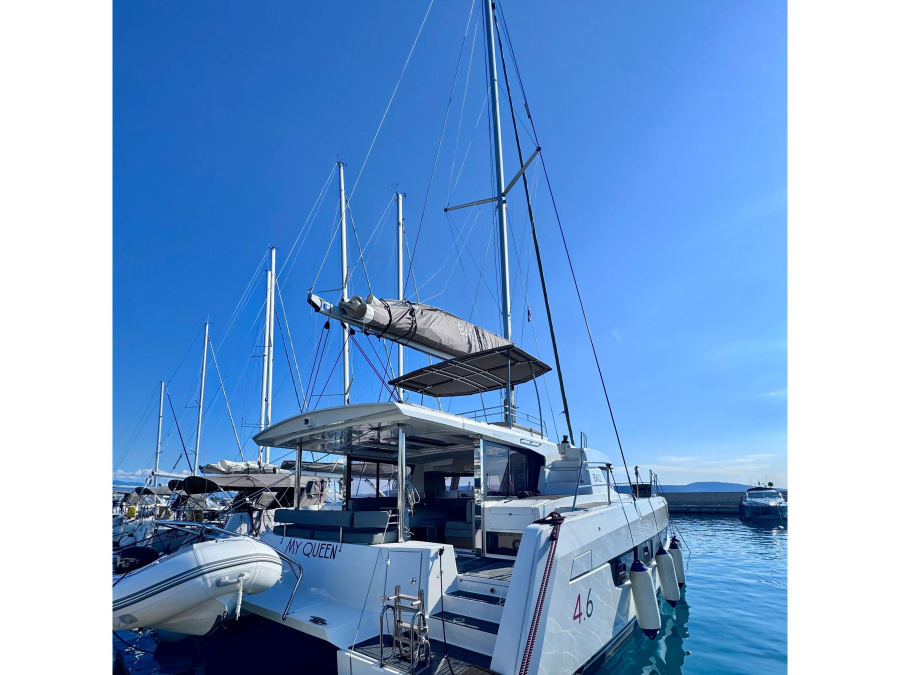 Photo #1 - Bali 4.6 (MY QUEEN) en Marina Novi - 16933