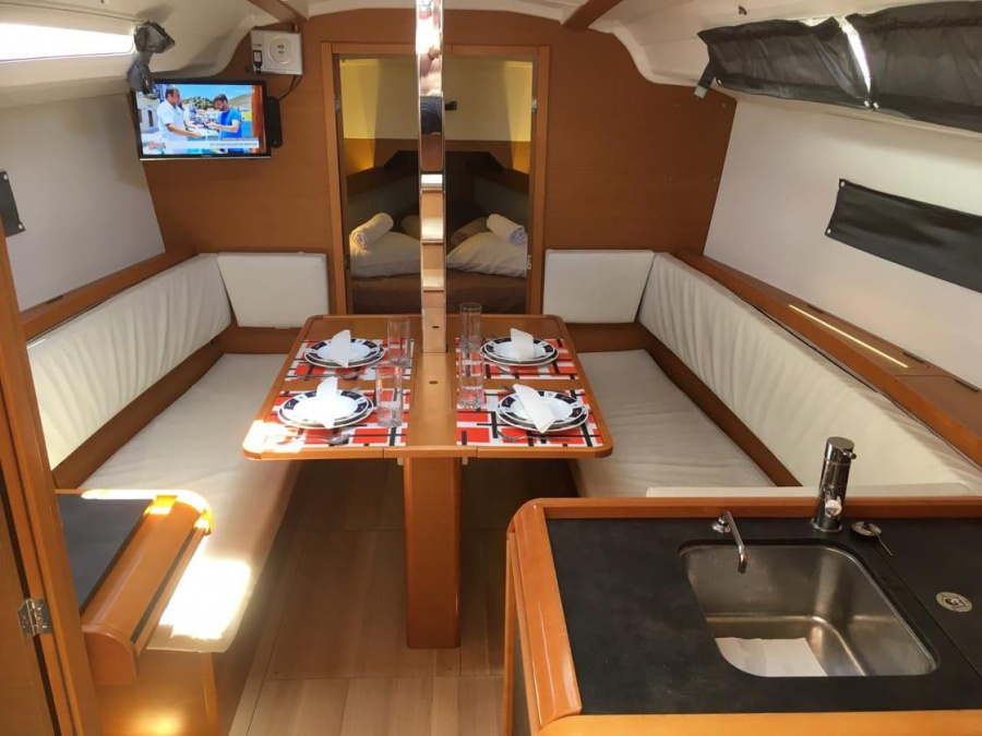 Interior image - 2