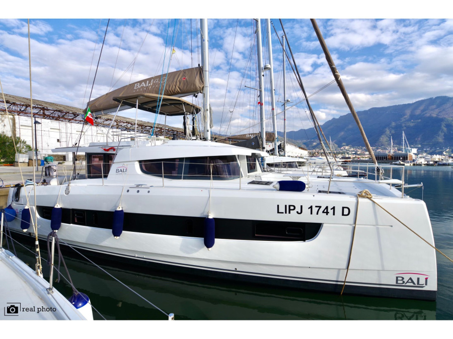 Photo #1 - Bali 4.6 (Monia - A/C, Generator, Water maker) in Marina di Stabia - 21266