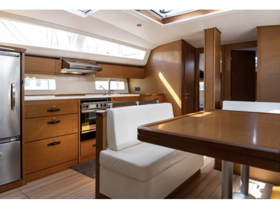 Interior image - 2