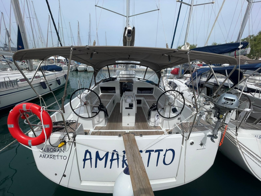 Photo #1 - Sun Odyssey 440* (Alboran Amaretto (Radazul)) in Puerto Deportivo Radazul - 25280