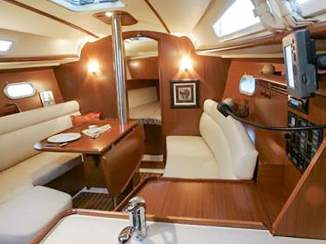 Interior image - 2