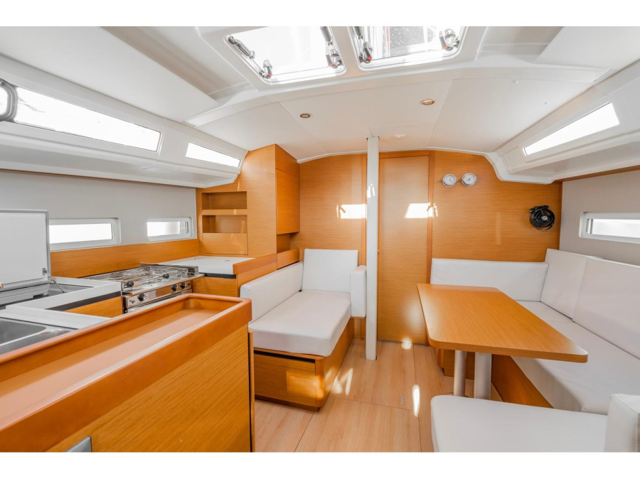 Interior image - 2