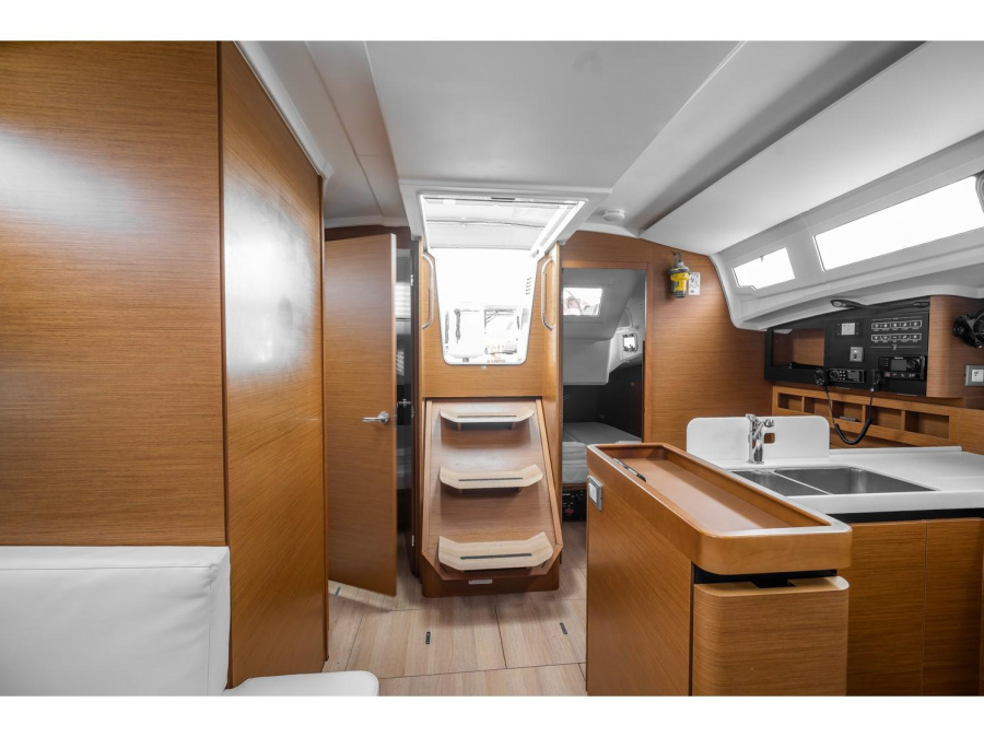 Interior image - 1