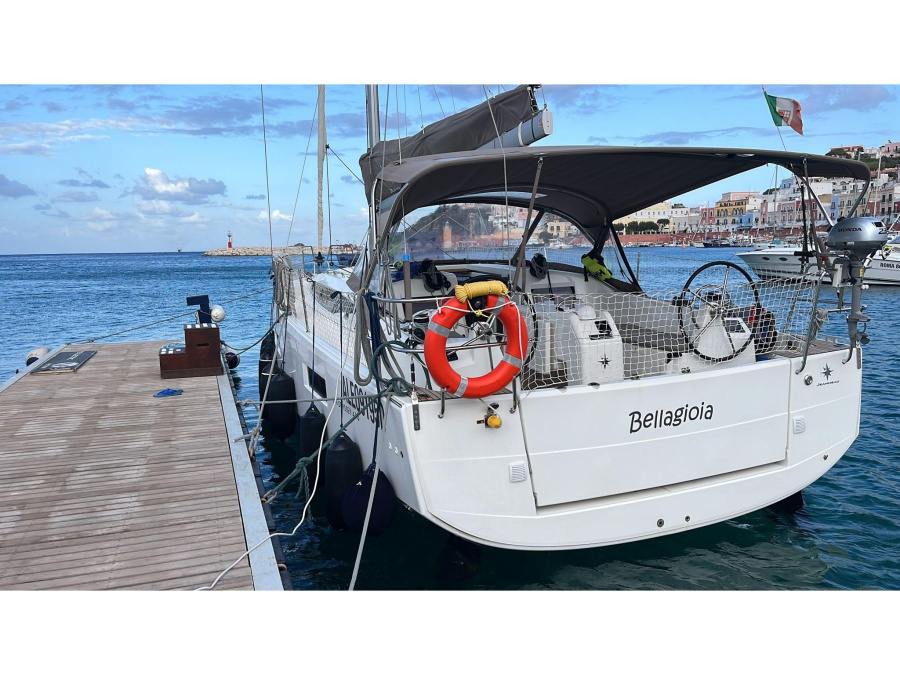 Photo #1 - Sun Odyssey 410 (Bellagioia) in Marina di Nettuno - 25454
