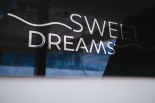 SWEET DREAMS - 1