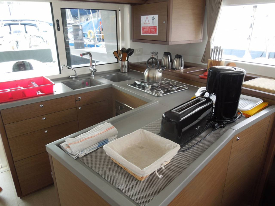 Photo #6 - LAGOON 450 FLYBRIDGE | 2015 (ZIL SEASHELL) en Mahé - 25937