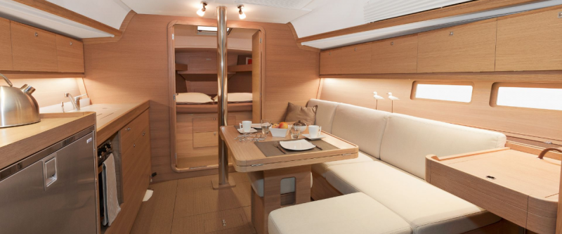 Photo #6 - DUFOUR 382 GL (Excalibur) in Port du Crouesty - 26007