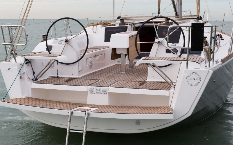 Photo #7 - DUFOUR 382 GL (Excalibur) in Port du Crouesty - 26007