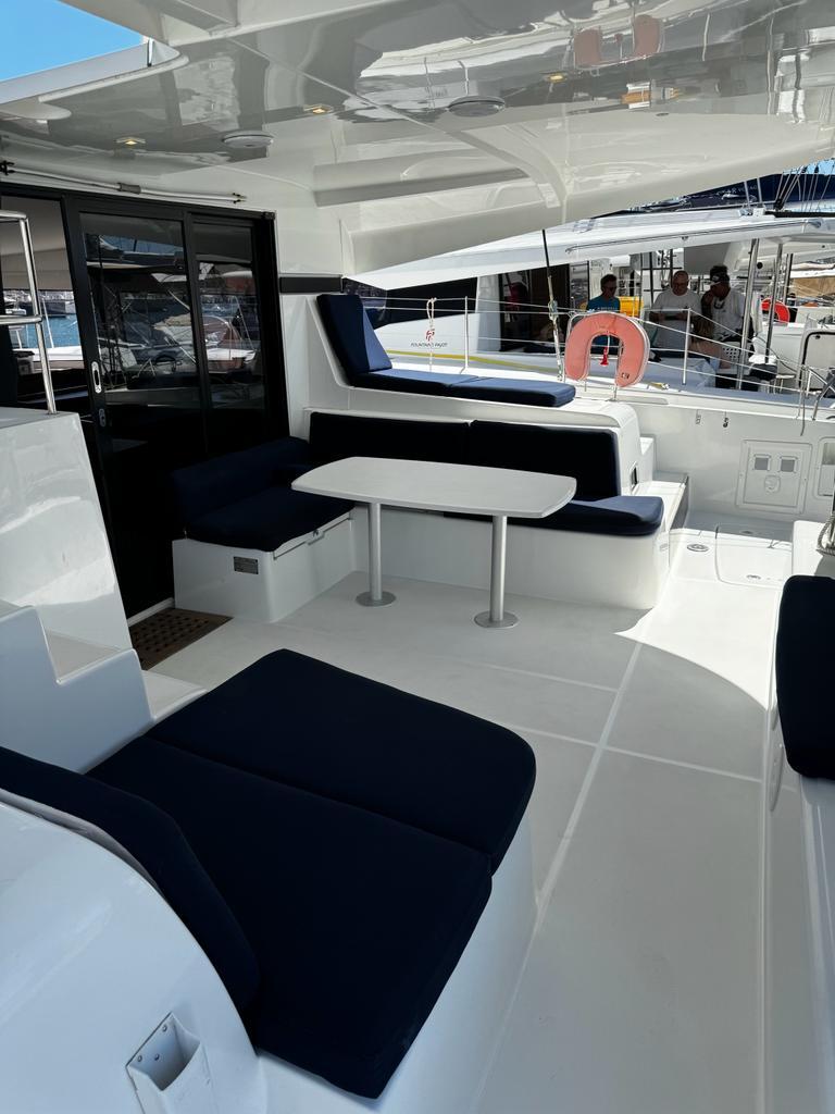 Photo #5 - LAGOON 42 (4 CAB + 2) (OSCAR VI) in Le Marin - 26180
