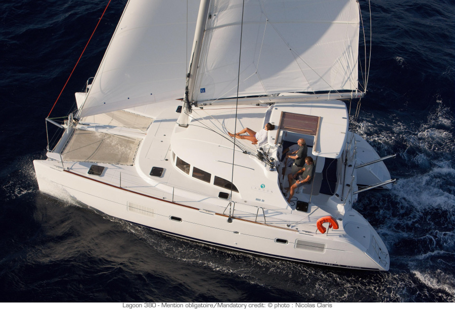 Photo #2 - LAGOON 380 (4 CAB) (OSCAR II) en Le Marin - 26227