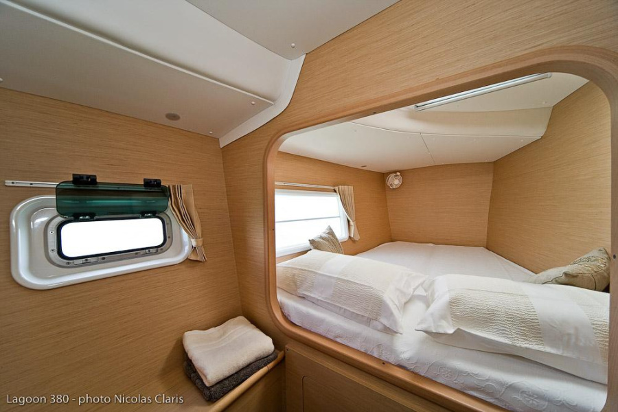 Photo #4 - LAGOON 380 (4 CAB) (PUMA II) in Le Marin - 26346
