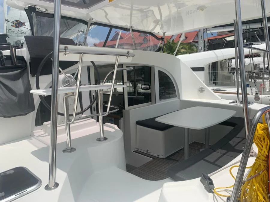 LAGOON 380 (4 CAB+2) |2018 (Pampero)  - 3