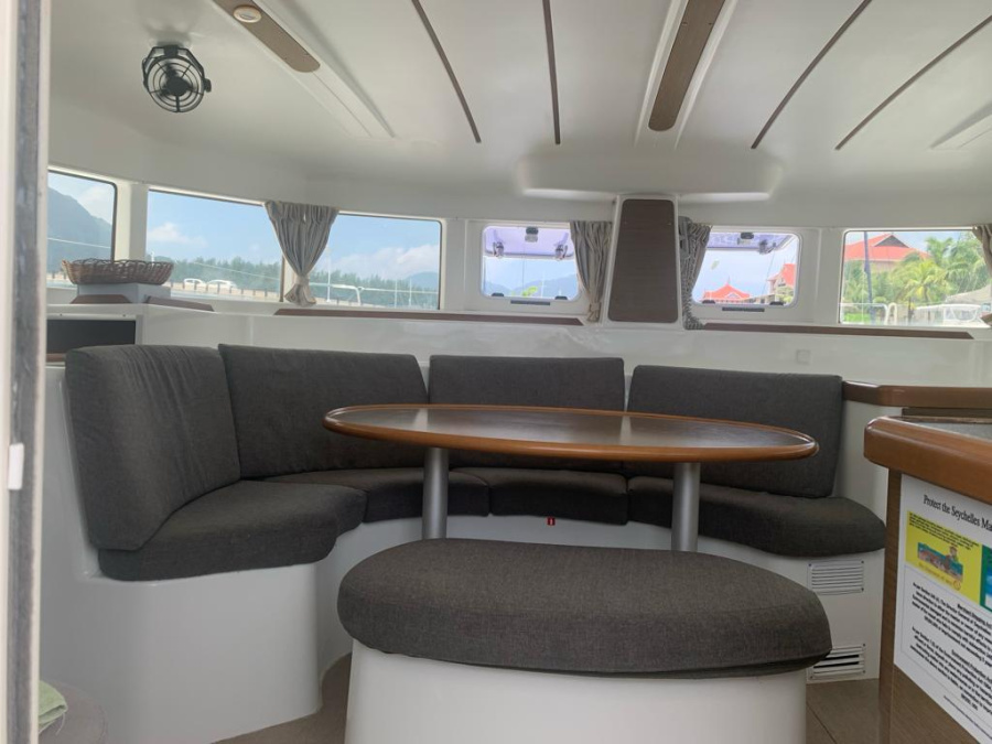 Photo #5 - LAGOON 380 (4 CAB+2) |2018 (Pampero) in Mahe - 26434