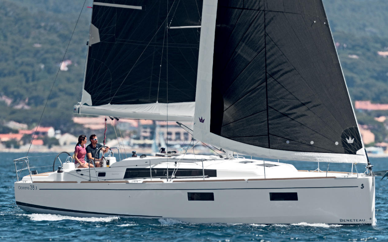 Photo #5 - OCEANIS 38 DERIVEUR (LISBOA) en Port du Crouesty - 26518