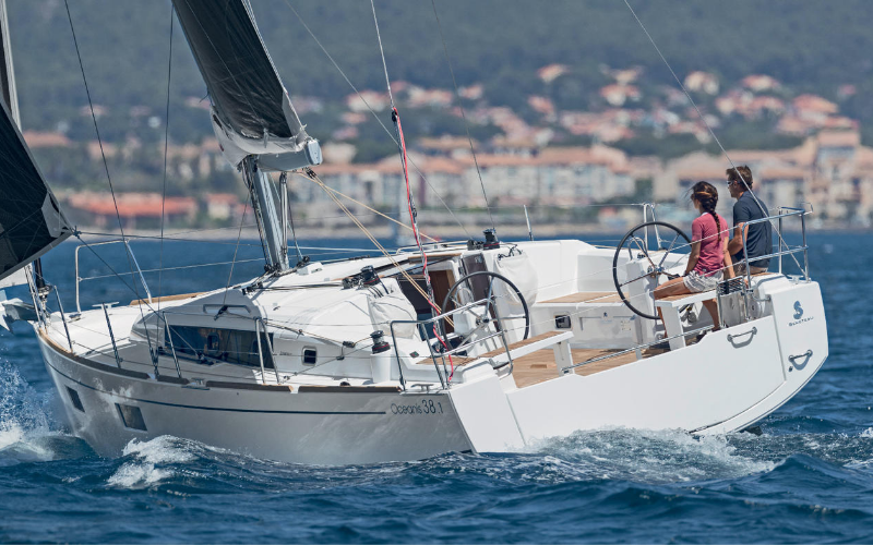 Photo #7 - OCEANIS 38 DERIVEUR (LISBOA) en Port du Crouesty - 26518