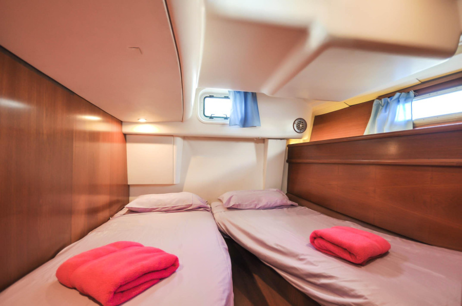 Photo #8 - SUN ODYSSEY 54DS (WINDWARD SPIRIT) en Laguna Azul - 26692