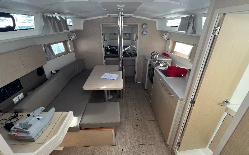 OCEANIS 38.1 (HOUATELSE)  - 232
