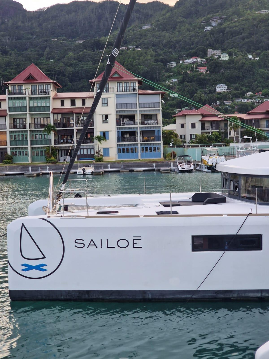 Photo #8 - LAGOON 52 | 2016 REFIT 2023 | WATERMAKER/AC/ (TAKAMAKA) en Mahé - 26807