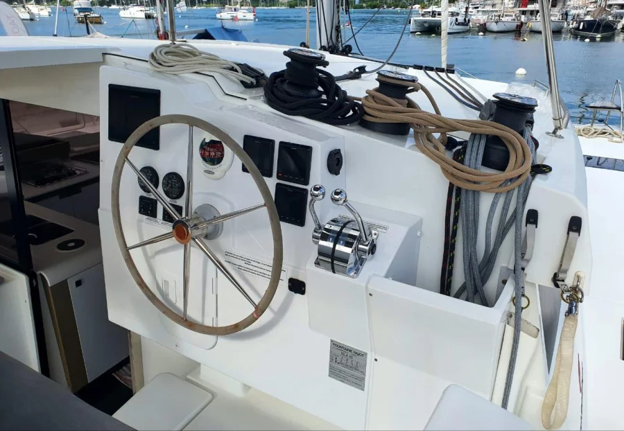 FOUNTAINE PAJOT ISLA 40 (AKWABA)  - 9