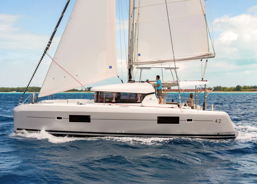 LAGOON 42 (LA PIROGUE)  - 13