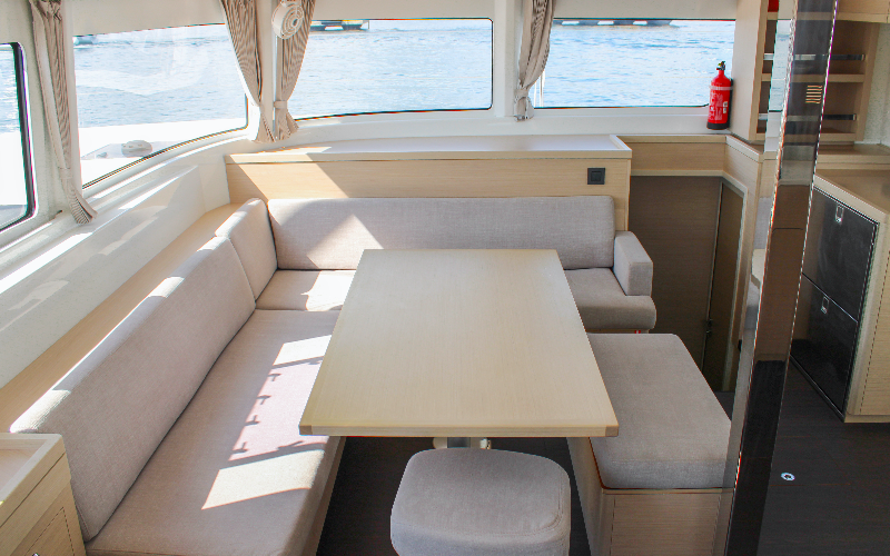 Photo #12 - LAGOON 46. (4 CAB + 2P + CARRE) (L ORCEO) in Ajaccio - 26924