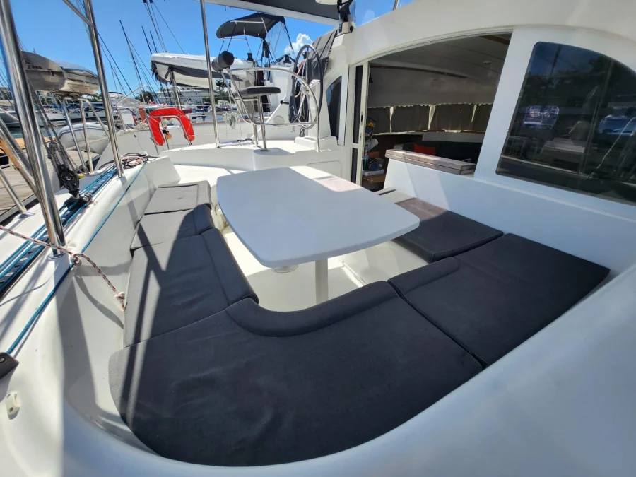 LAGOON 380 (4 CAB+2) (ARCANE (refit 2023))  - 183