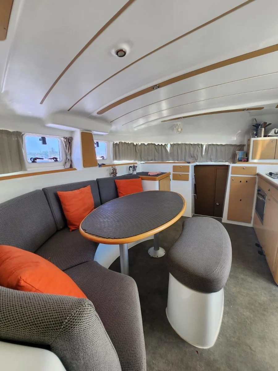 LAGOON 380 (4 CAB+2) (ARCANE (refit 2023))  - 176