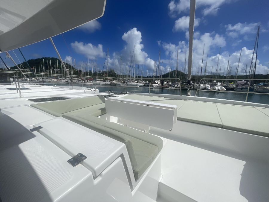 Photo #6 - BALI 4.6 NUMERO 2 (WASABI) in Le Marin - 27060